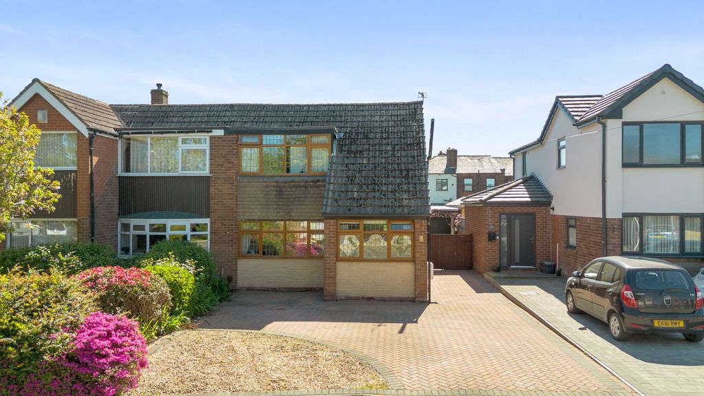 Property photo 1 of 21