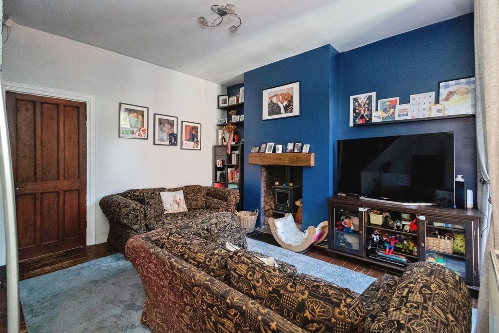 Property photo 3 of 19 Pbox-Img.Jpg