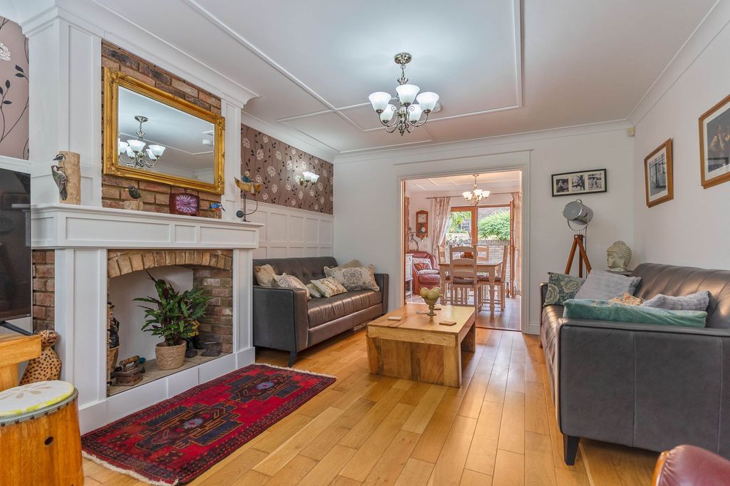 Property photo 3 of 33