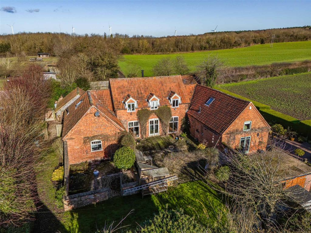 Property photo 1 of 25 Picture No. 03