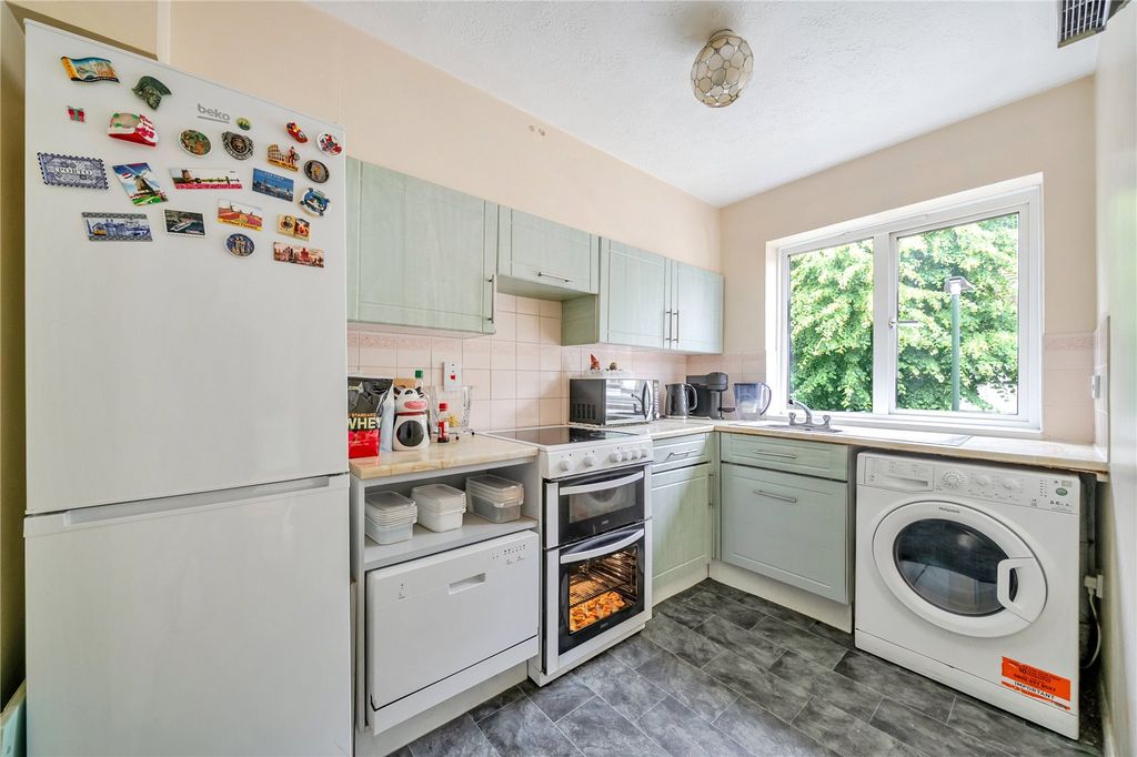 Property photo 3 of 12 Picture No. 32