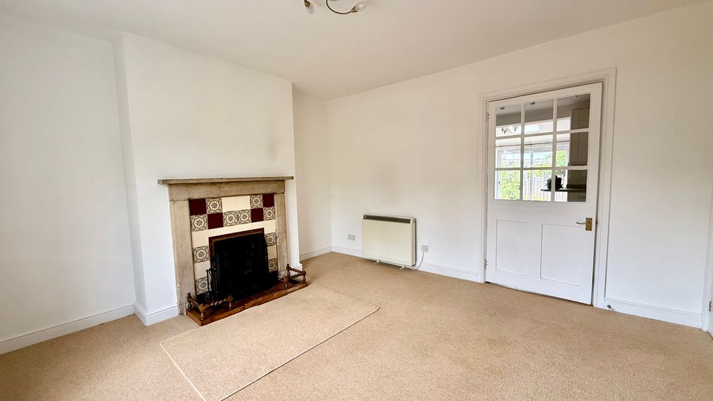 Property photo 3 of 18 Image00016
