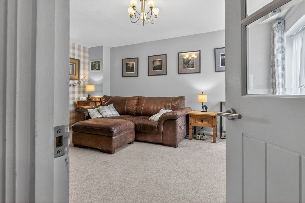 Property photo 2 of 30