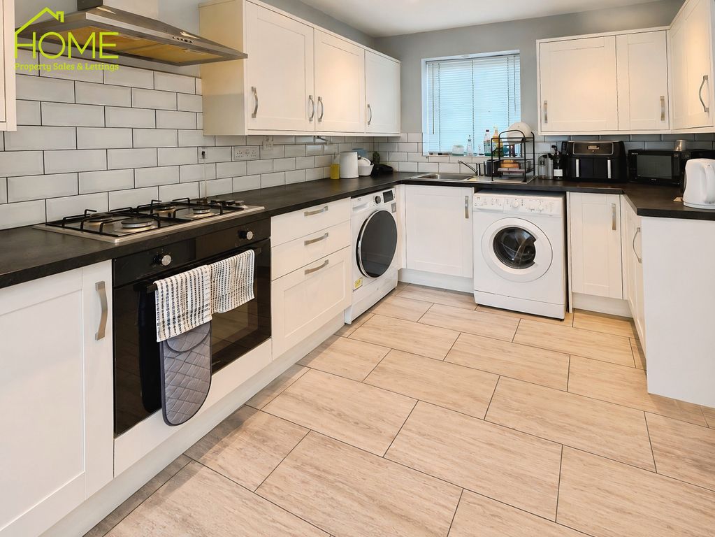 Property photo 2 of 15 Kitchen/Diner