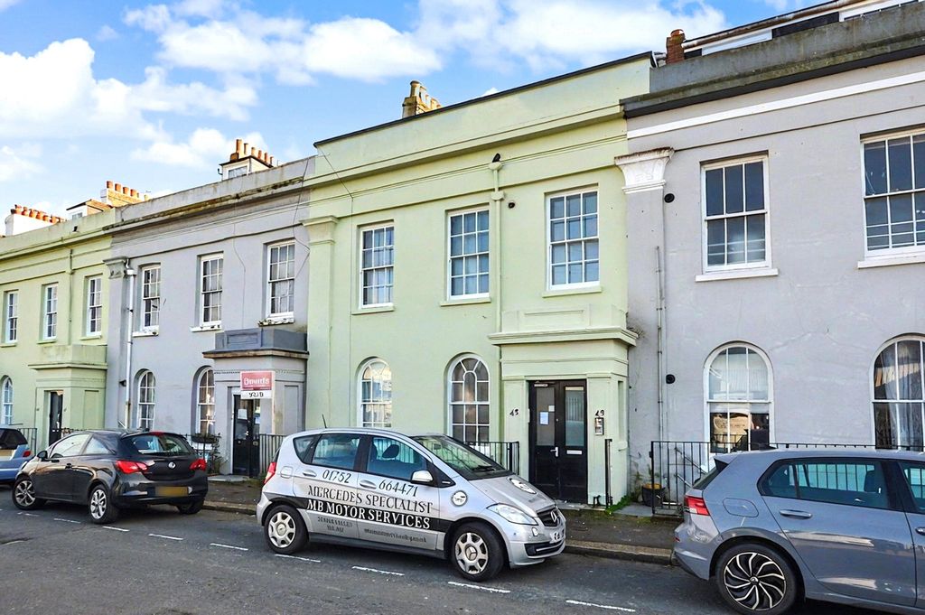 Property photo 1 of 8 Whole Building