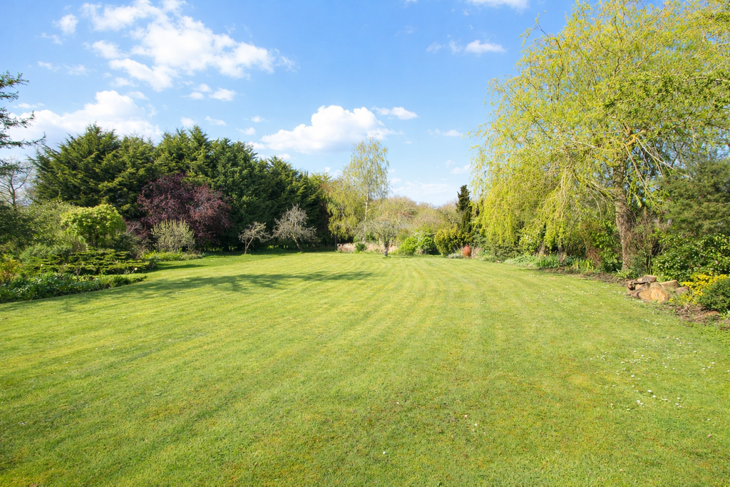 Property photo 2 of 26