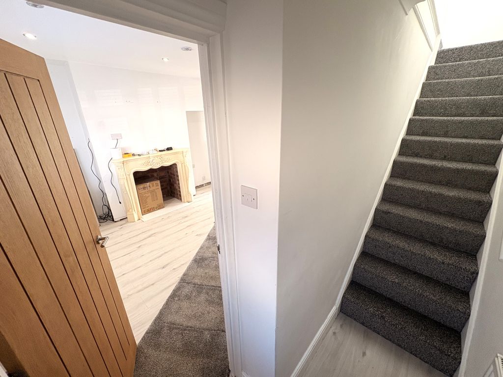 Property photo 2 of 13 Entrance