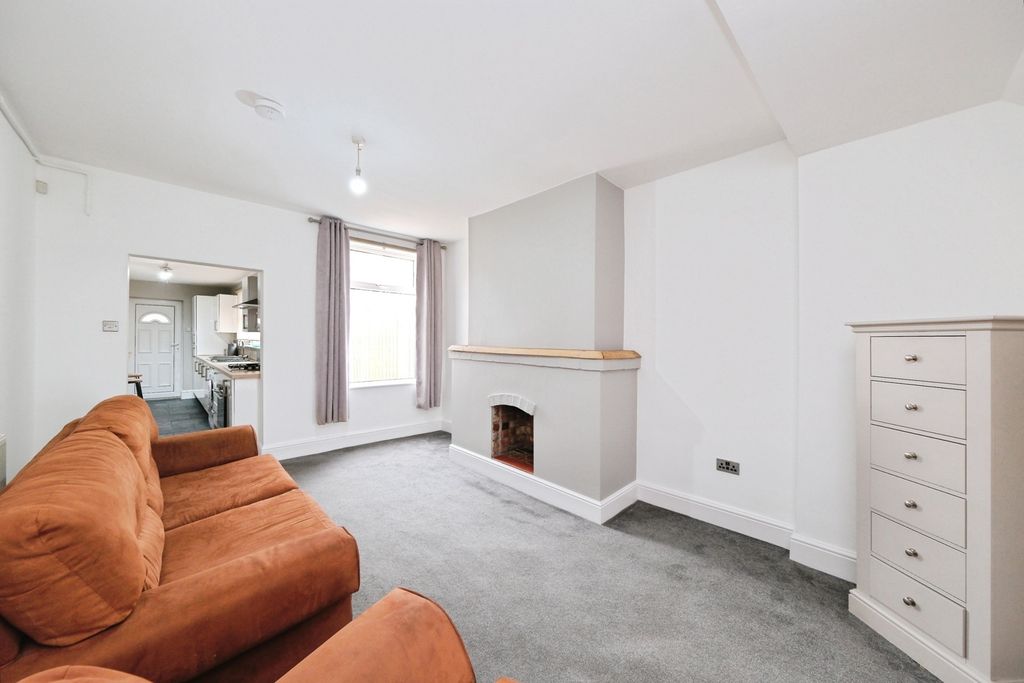 Property photo 2 of 12 Pbox-Img.Jpg