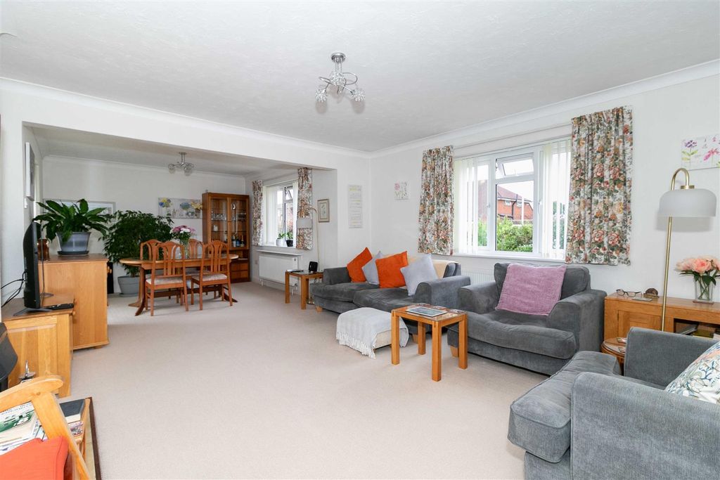 Property photo 3 of 14 Stopham-10.Jpg
