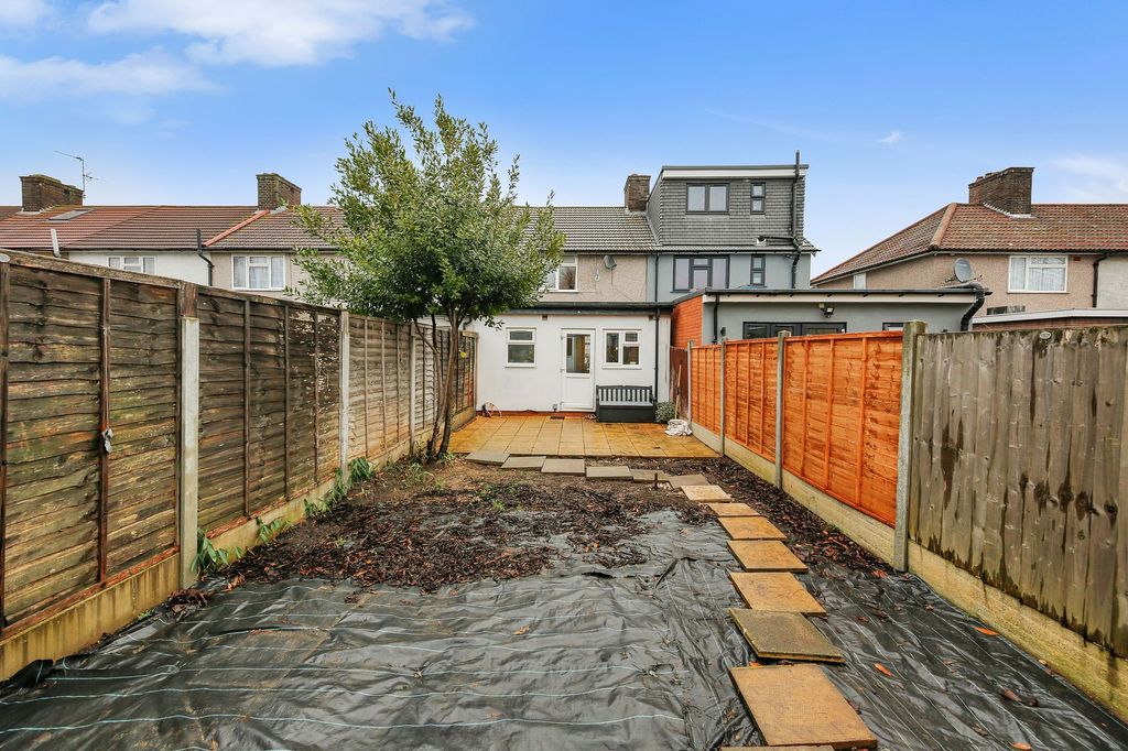 Property photo 2 of 28