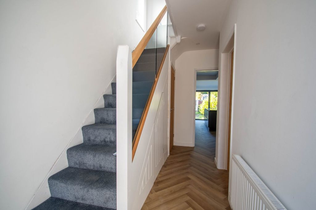 Property photo 3 of 22 Picture No. 12