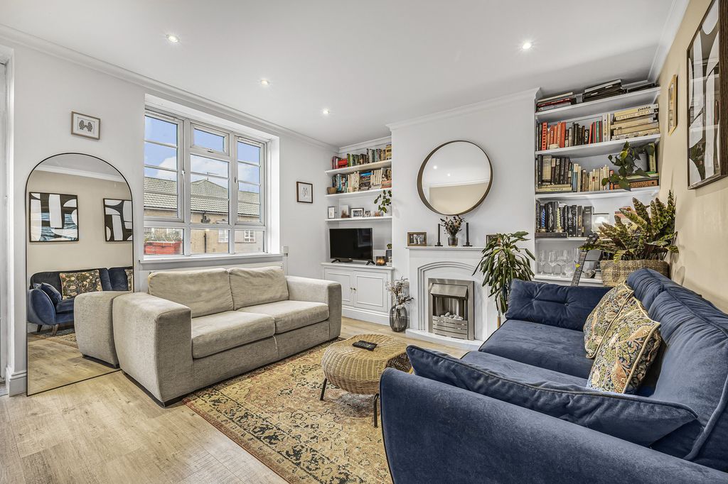 Property photo 3 of 11