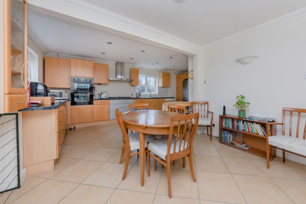 Property photo 3 of 30