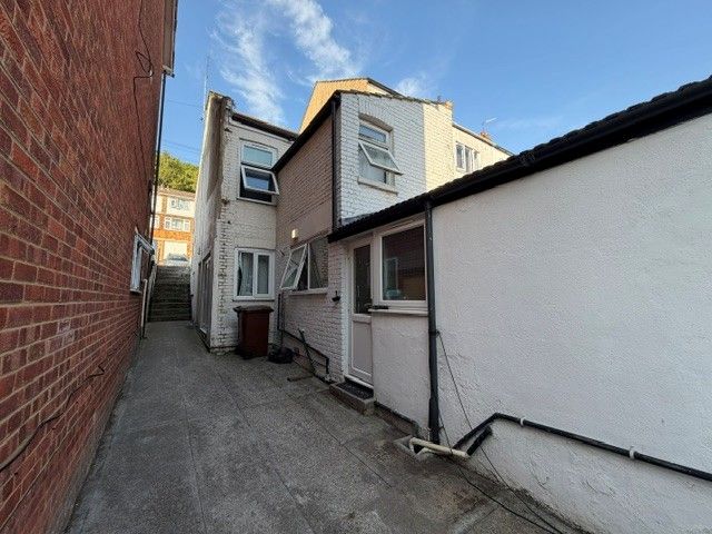 Property photo 1 of 4