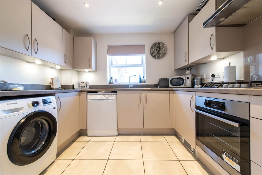 Property photo 3 of 22 Kitchen
