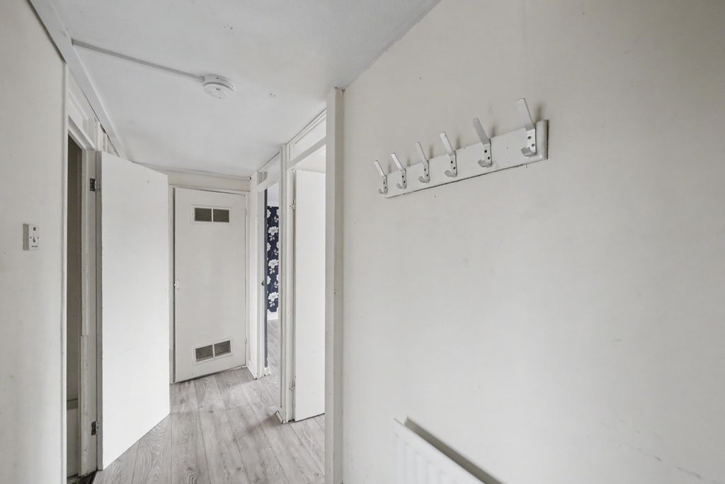 Property photo 2 of 17 119 Raccoon Way, Hounslow, Middlesex, Tw4 7Pn