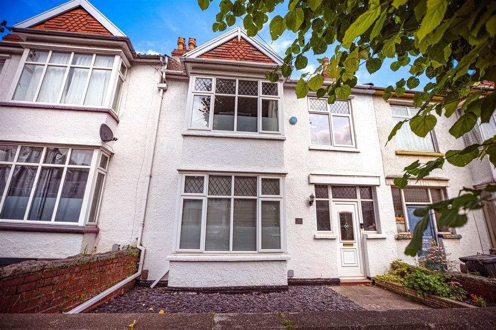 Property photo 1 of 32 Cranbrook Road.Jpg