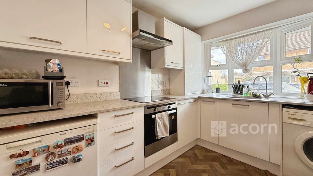 Property photo 2 of 6 85d5Da1E--4Ead-A2...