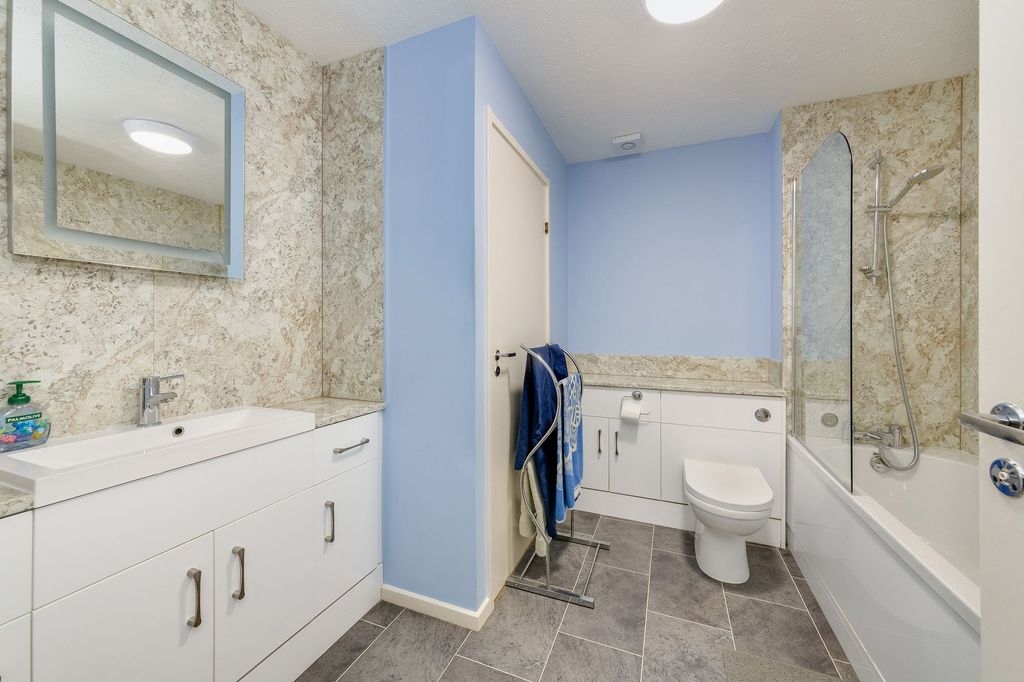 2 bed flat for saleLinacre Close, Didcot OX11 photo 5