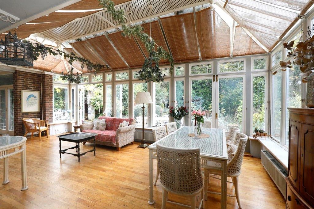 Property photo 3 of 17 Living Room