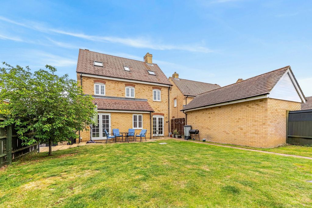 Property photo 1 of 31