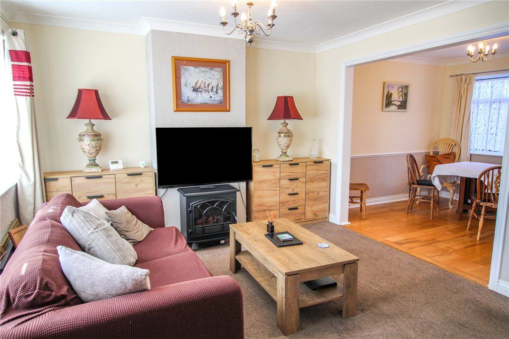 Property photo 2 of 13 Lounge