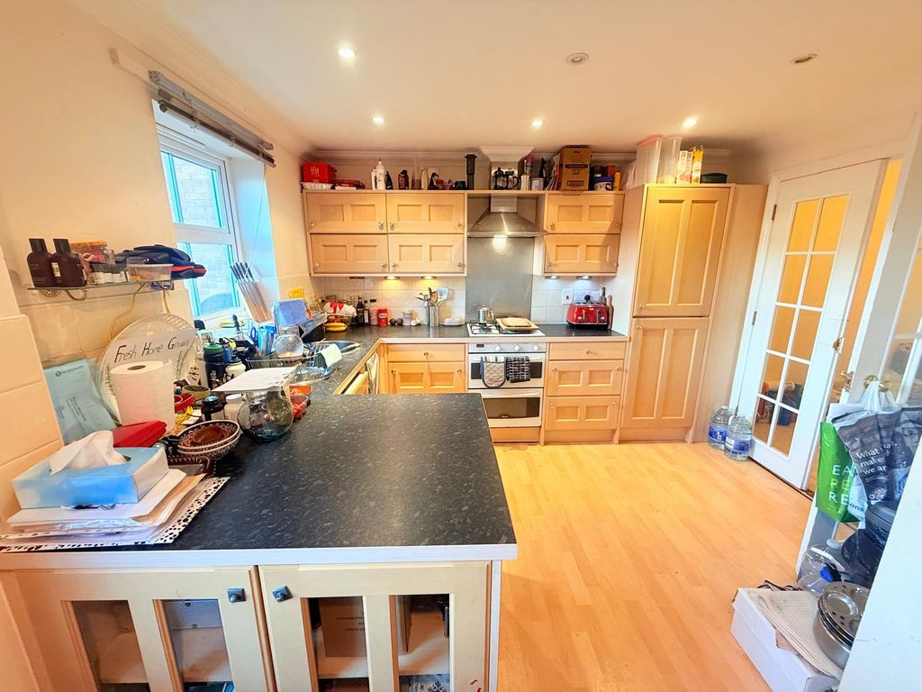 Property photo 3 of 16 Image