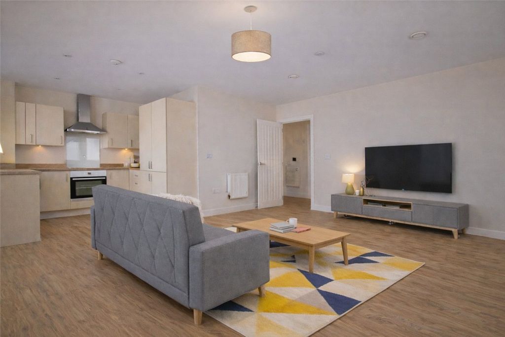 Property photo 2 of 6 Picture No. 11