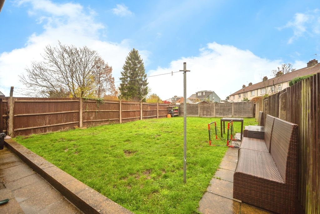 Property photo 3 of 15 Photo