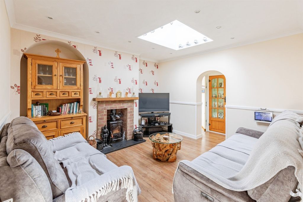 Property photo 2 of 12