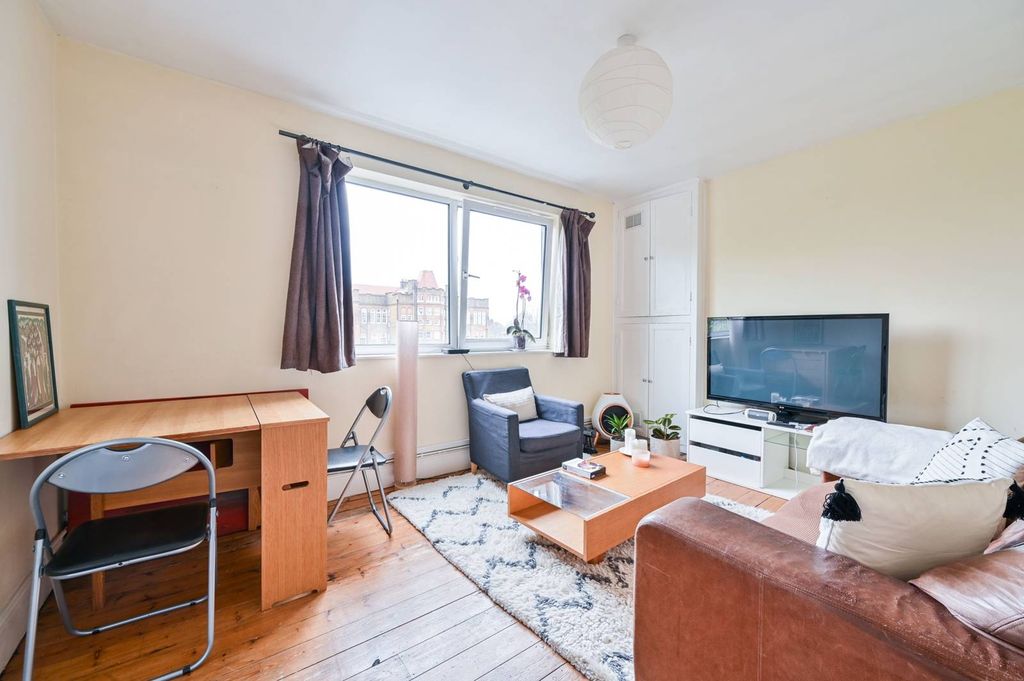 Property photo 1 of 6