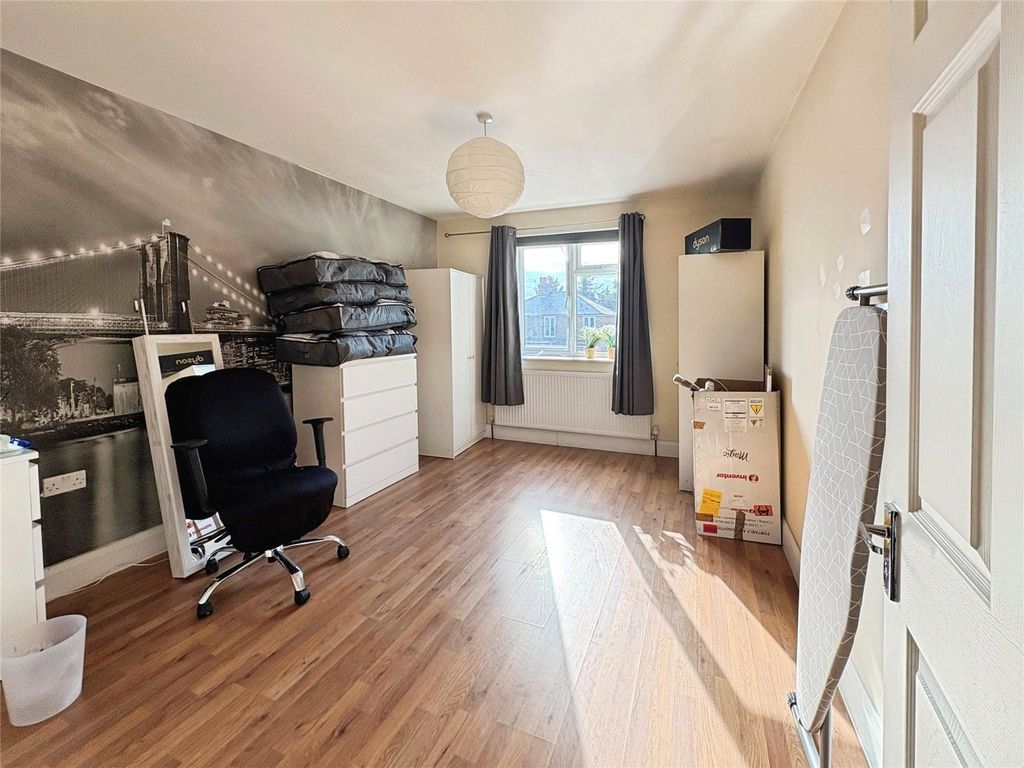Property photo 3 of 11 Bedroom