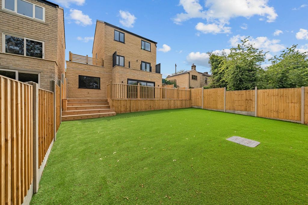 Property photo 2 of 39