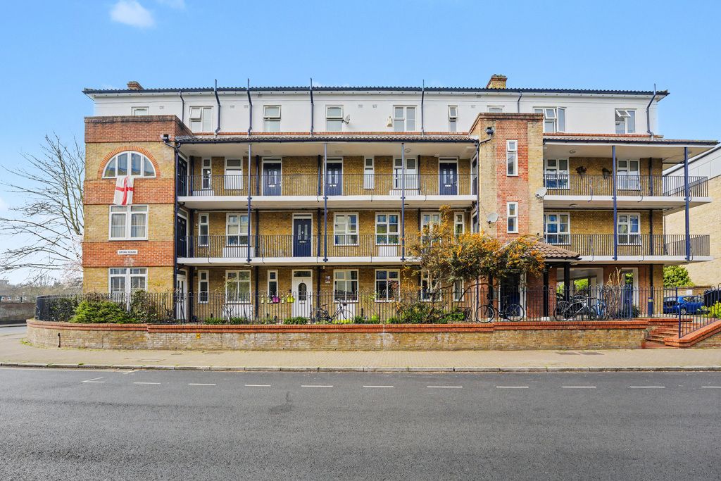 Property photo 1 of 12