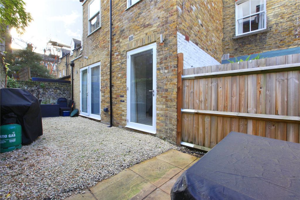 Property photo 2 of 15