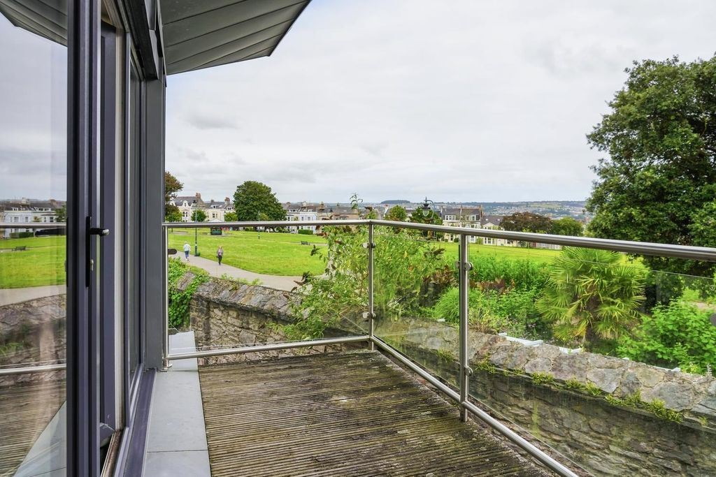 Property photo 1 of 15 Balcony