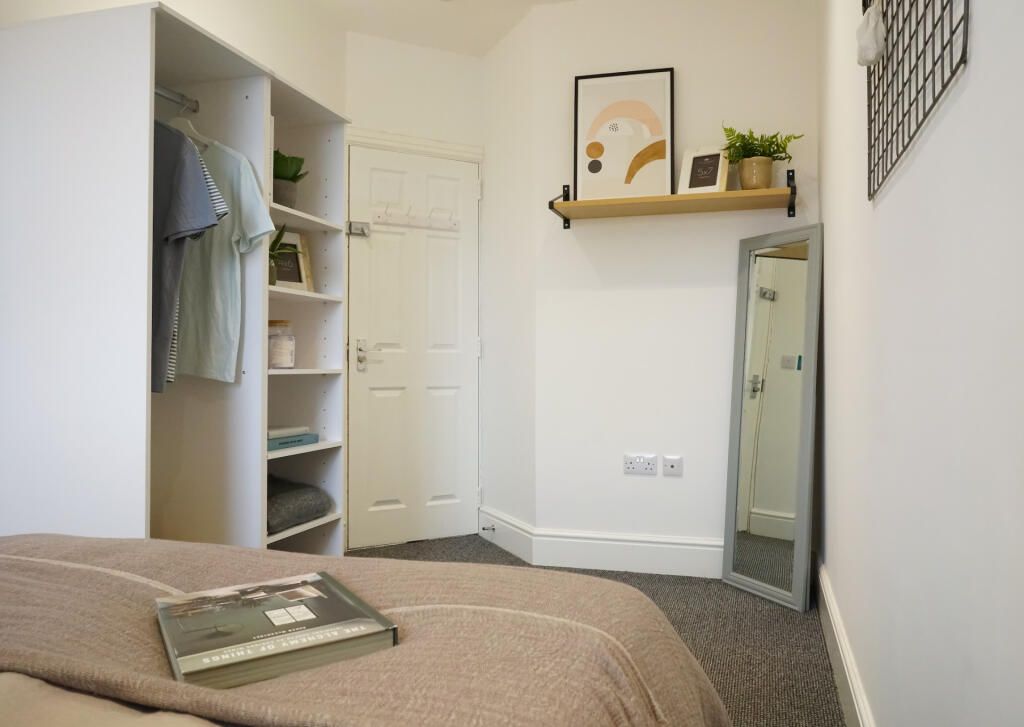 Property photo 3 of 6