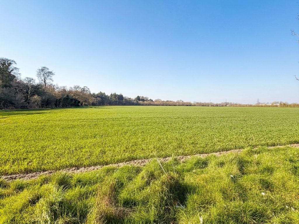 Property photo 2 of 30