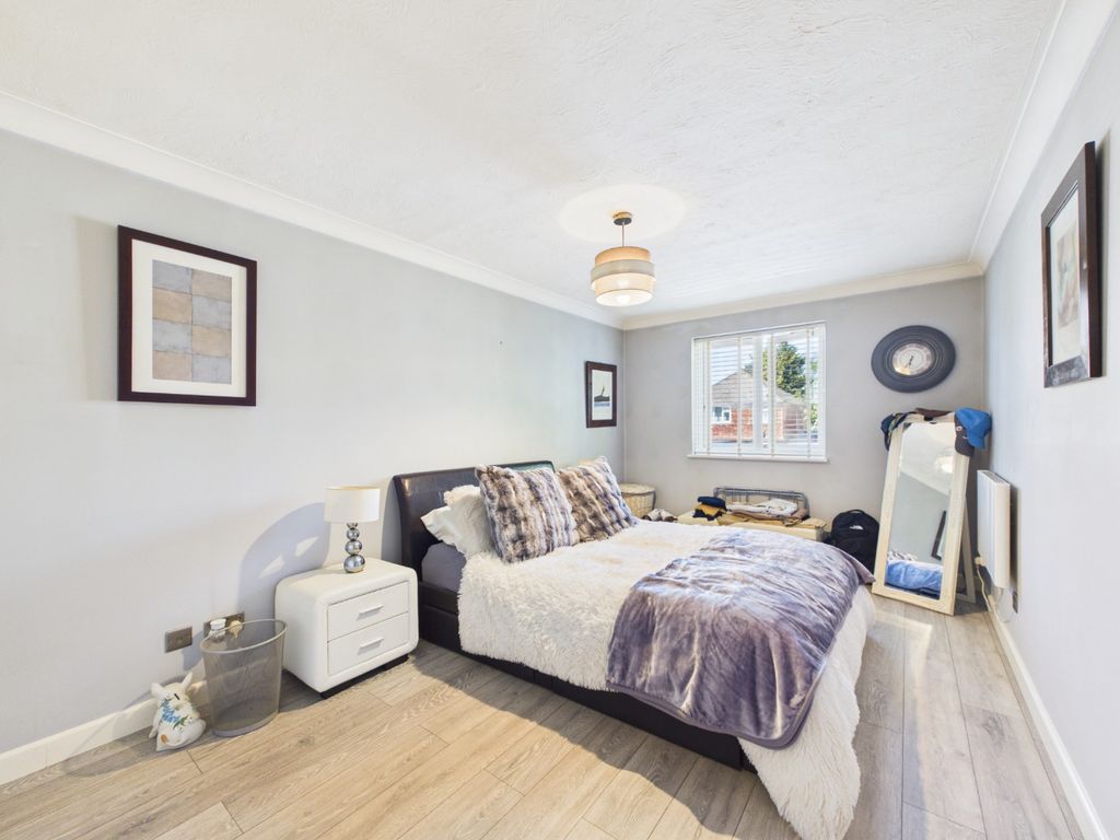 Property photo 2 of 12 5096613