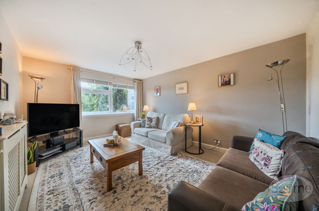 Property photo 2 of 21 910A9c14-84Ae-428...