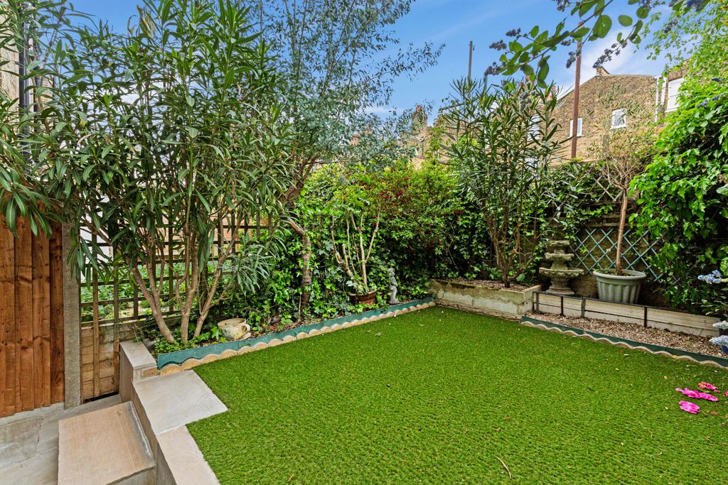 Property photo 2 of 15 Garden