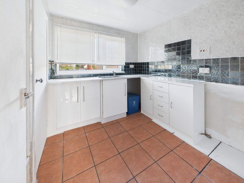 Property photo 2 of 14 Kitchen