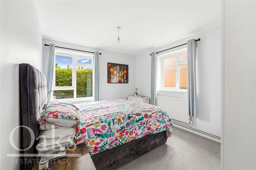 Property photo 3 of 8 Picture No. 05