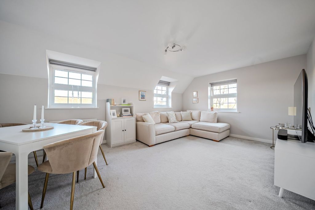 Property photo 2 of 19 Picture No. 23