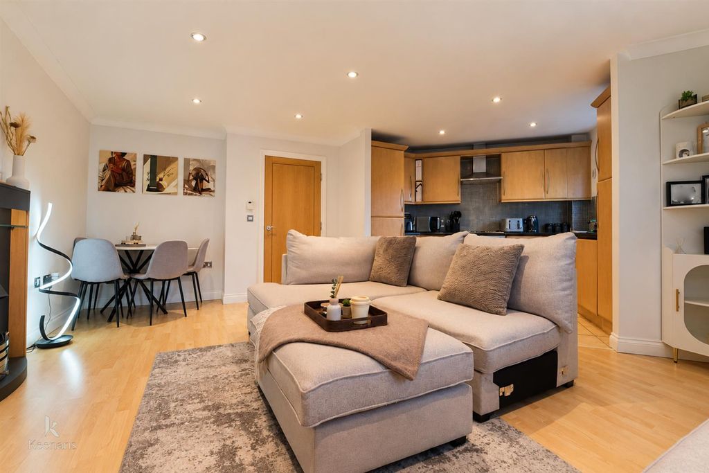 Property photo 2 of 15 ,-313.Jpg