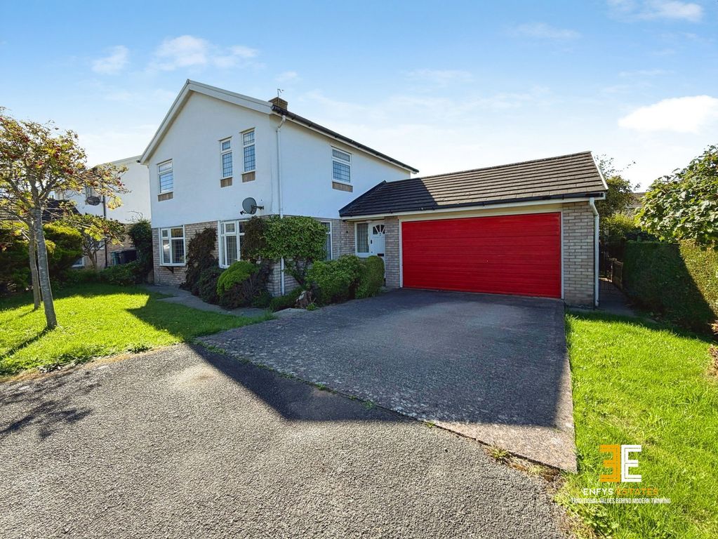 Property photo 1 of 32
