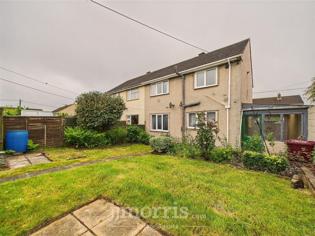 Property photo 3 of 37 Externally