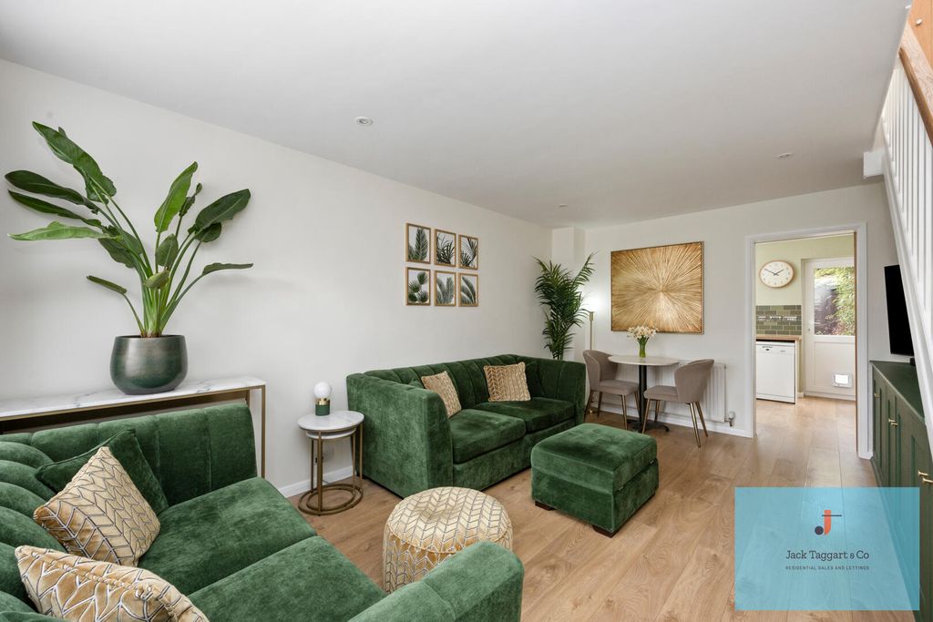 Property photo 2 of 17 Living Room