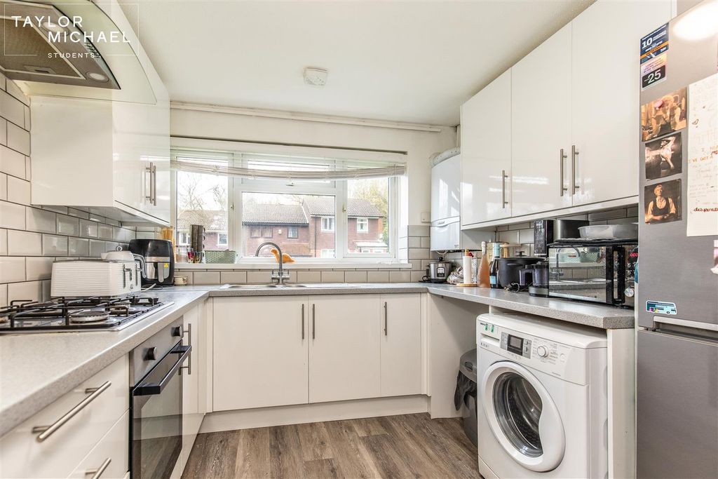Property photo 1 of 15 Kitchen