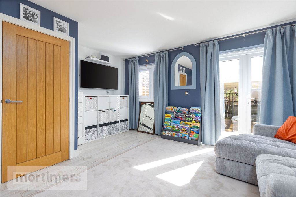 Property photo 2 of 18 Lounge Diner